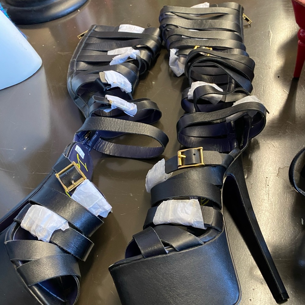 Sexy strap up knee high Platform both